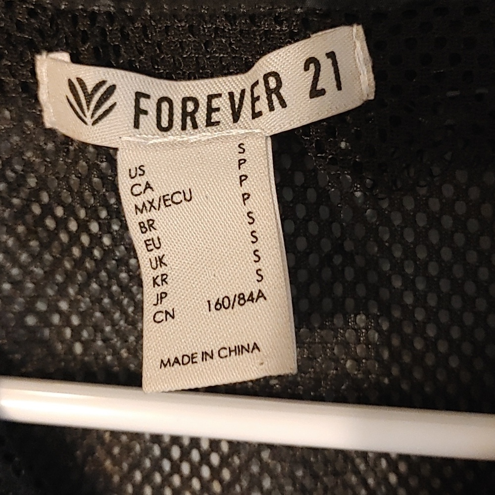 Forever 21 Black Camo Cropped Quarter Zip Wind Jacket With Hood Size Small - Picture 4 of 5